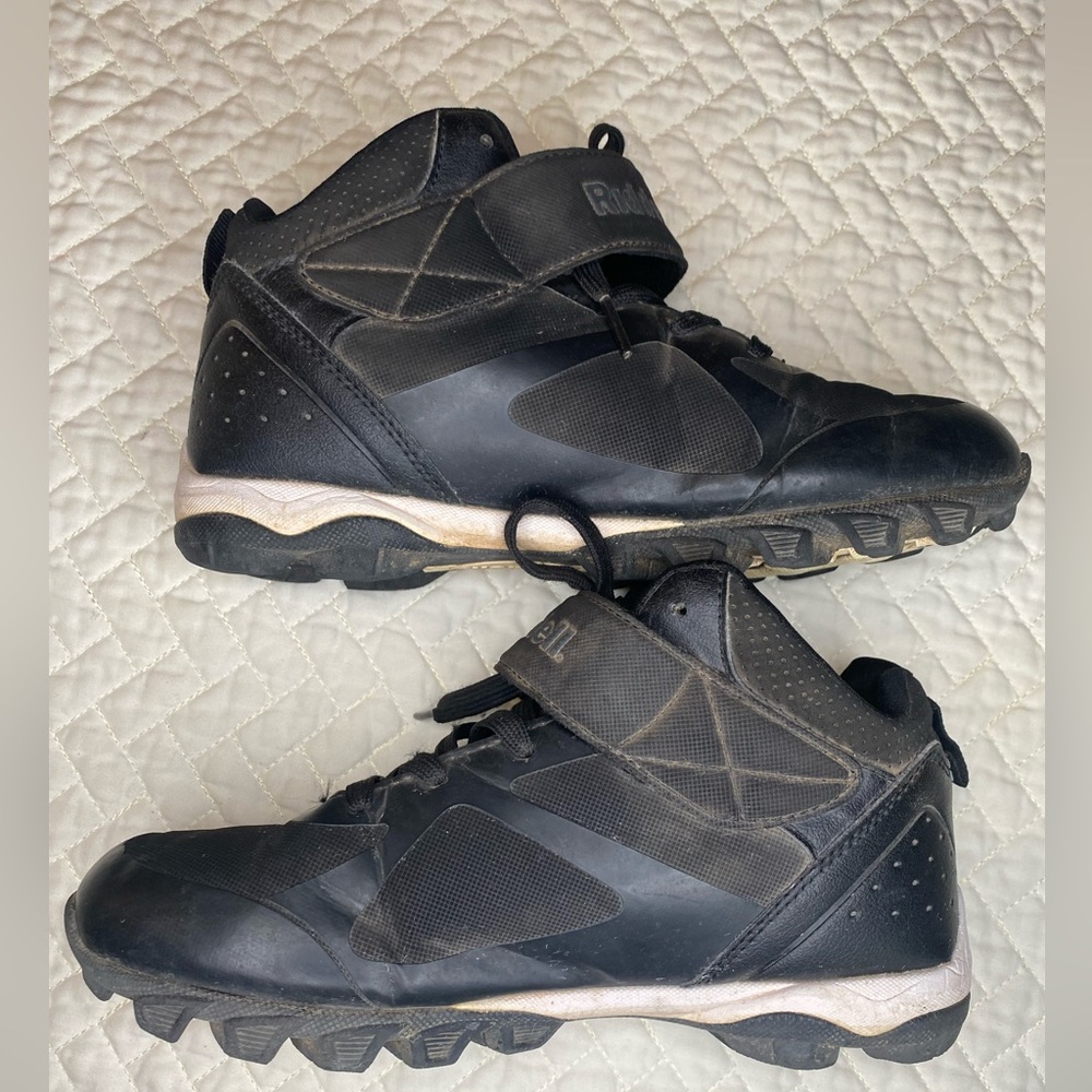 Riddell Youth Matador Mid Top Football Cleats